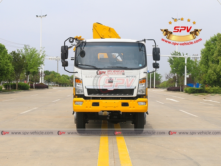 Off-road Wrecker Truck with Crane Sinotruk - F